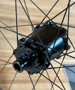 Race Face Next R 31 Carbon Hinterrad HR 29" Boost Schwarz -Federung Verkäufe 2022 IMG 9248