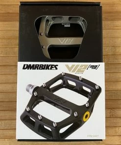 DMR V12 Pedale / Plattformpedale Magnesium Grey -Federung Verkäufe 2022 IMG 9373 289dddfc 8c5a 46f7 a573 99b0c30d8786