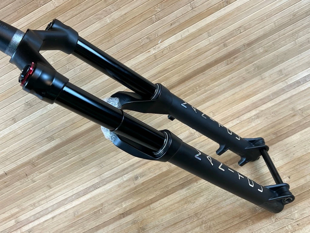 Manitou Mattoc PRO 27,5" / 160mm Federgabel 2 Manitou Mattoc PRO 27,5" / 160mm Federgabel – Bild 2