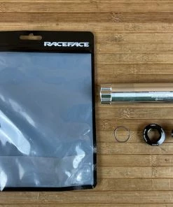 Race Face Spindle Kit Cinch SixC 30mm / 83mm Welle