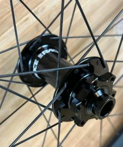 Race Face Aeffect R 30 Vorderrad VR 27,5" Boost Schwarz -Federung Verkäufe 2022 IMG 9672 0e3ffc84 ea02 42f0 8270 0507f9ba55f9