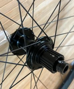 Race Face Aeffect R 30 Hinterrad HR 29" Boost Schwarz Microspline -Federung Verkäufe 2022 IMG 9689 77b6c58b 9922 4682 97f5 a4bd835de067