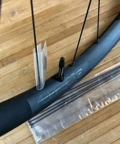 Race Face Aeffect R 30 Hinterrad HR 29" Boost Schwarz Microspline -Federung Verkäufe 2022 IMG 9690 86402ecf d751 452d 958e a1eaf10b3fdb