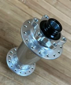 Industry-nine Industry Nine Hydra Classic Boost 6B Vorderradnabe Silber 32 Loch 110x15 -Federung Verkäufe 2022 IMG 9932 727754cb 74ca 45c3 b0f1 870b26a14201