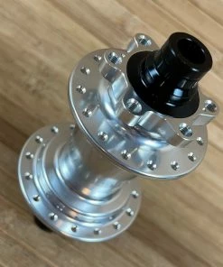 Industry-nine Industry Nine Hydra Classic Boost 6B Hinterradnabe Silber 148x12 / 32 Loch XD -Federung Verkäufe 2022 IMG 9937 23e93fa6 c7aa 43af 9fe6 b5a5ba25b0fb