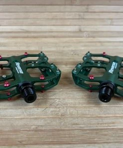 Reverse Components Escape Plattformpedale / Pedale Dunkelgrün 8 Reverse Components Escape Plattformpedale / Pedale Dunkelgrün -Federung Verkäufe 2022 IMG 9990 ed5555fc 1446 43b3 a037 4a6a1dea7ba9