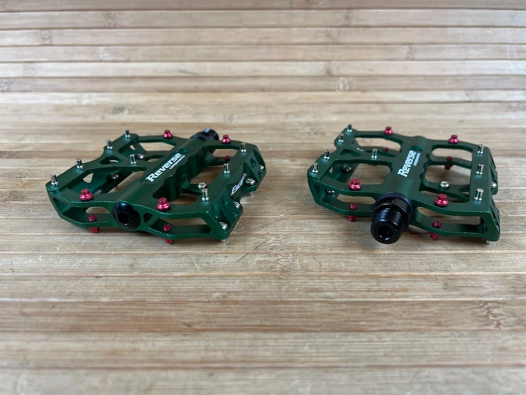 Reverse Components Escape Plattformpedale / Pedale Dunkelgrün 6 Reverse Components Escape Plattformpedale / Pedale Dunkelgrün – Bild 6